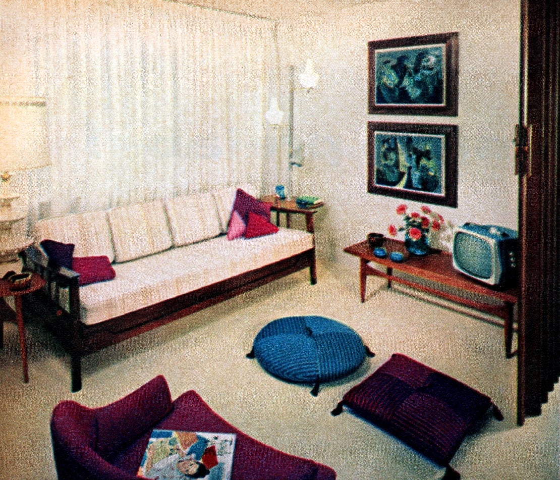 Lounge in 50s prefab home built in 1958