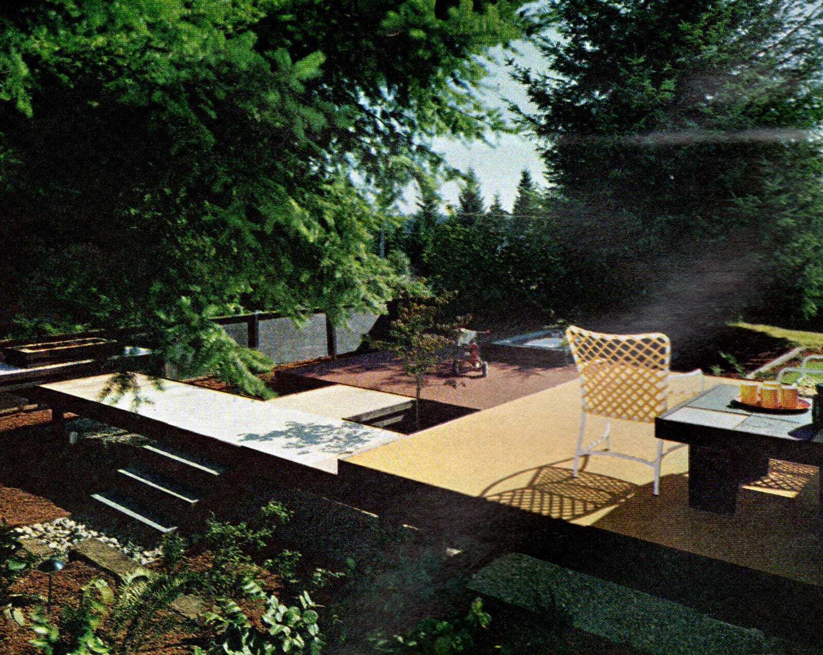 Modernist backyard style from 1966