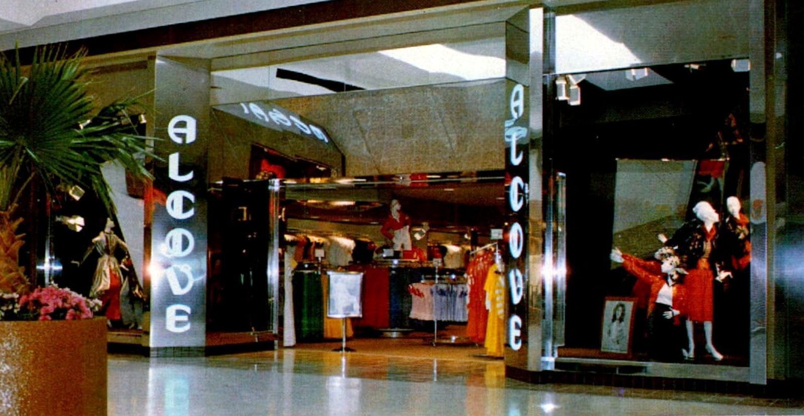 Old Alcove fashion shop (1978)