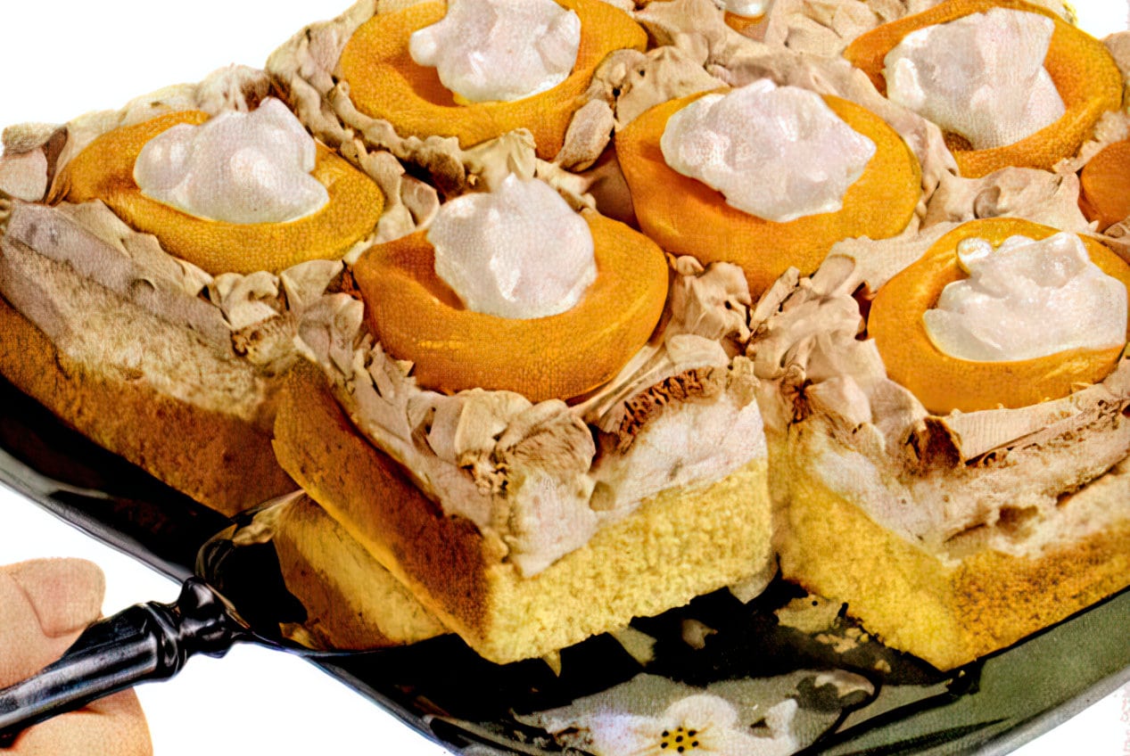 Old-fashioned peach meringue cake (1950)