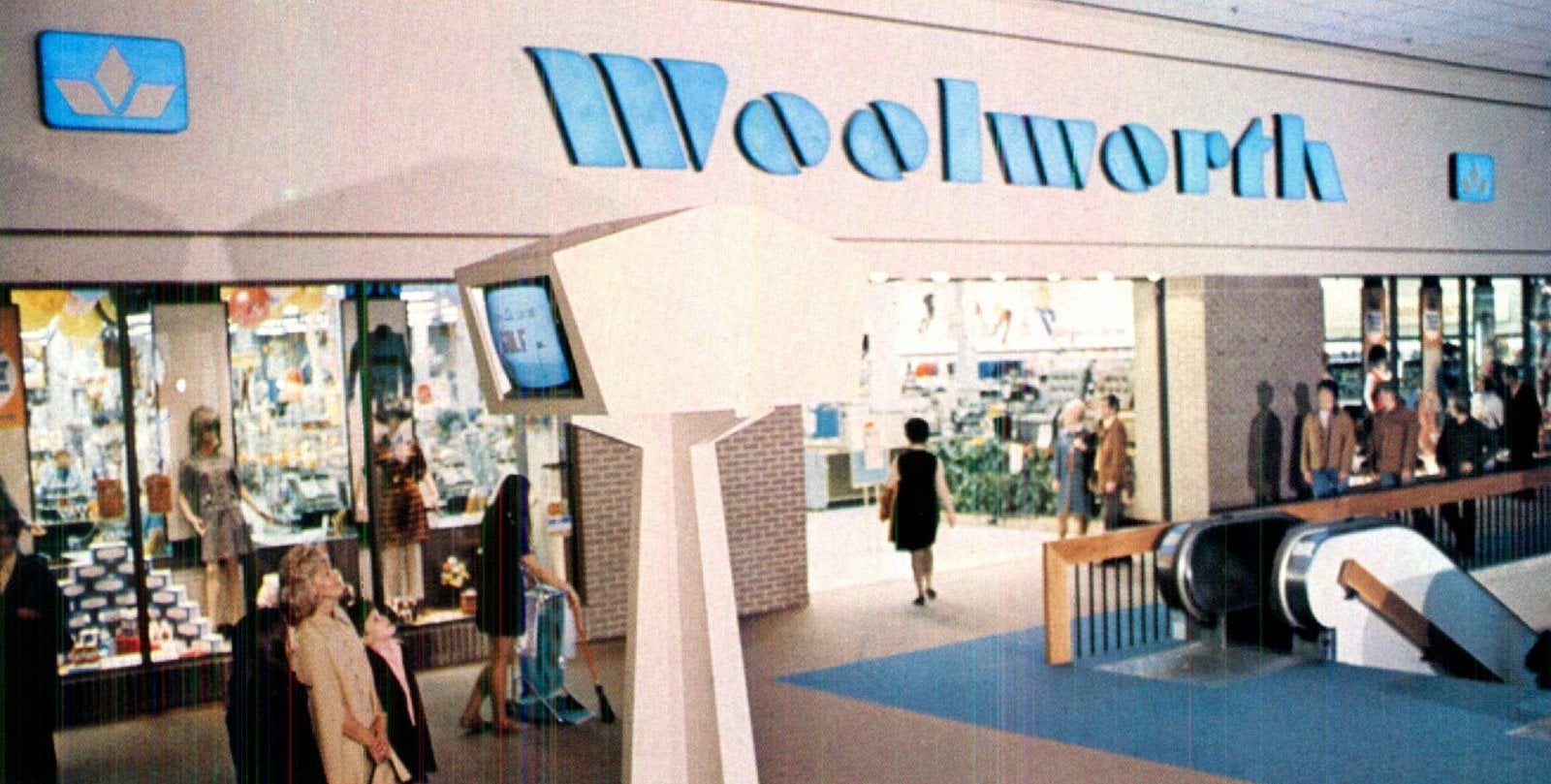 Retro 70s Woolworth mall shop (1979)