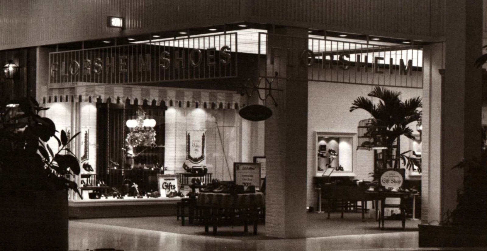 Retro Florsheim Shoes store (1963)