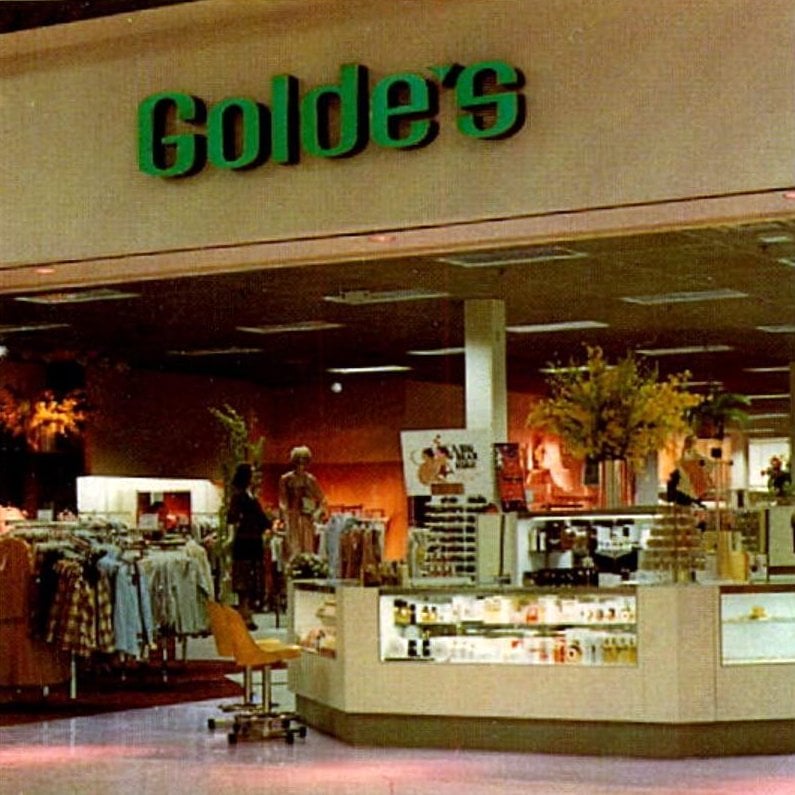 Vintage Golde's mall shop (1978)