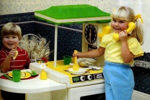 Vintage play kitchens - Toys for cooking fun